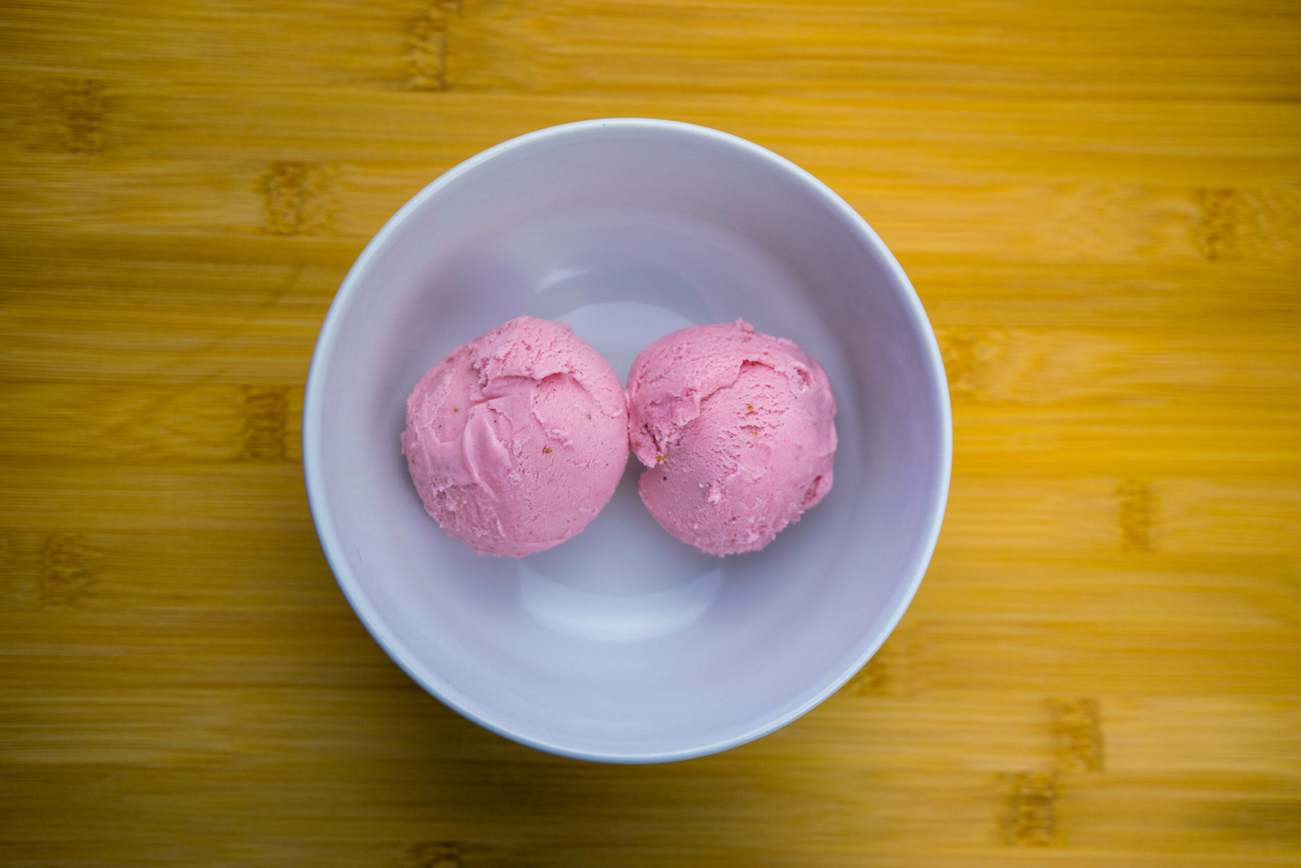 helado fresas con nata