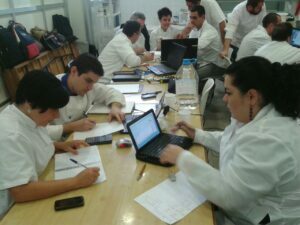 adolfo romero estudiando
